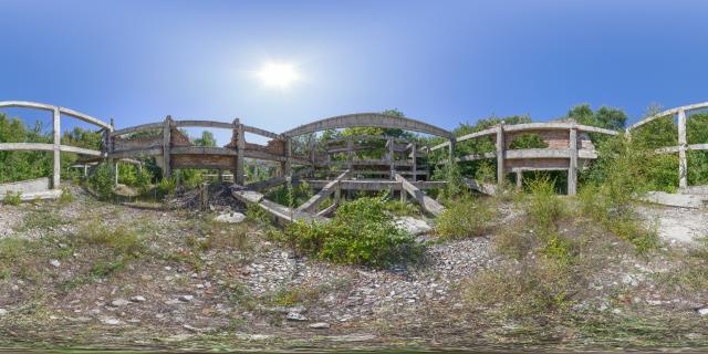 В кинотеатре "Кристалл"